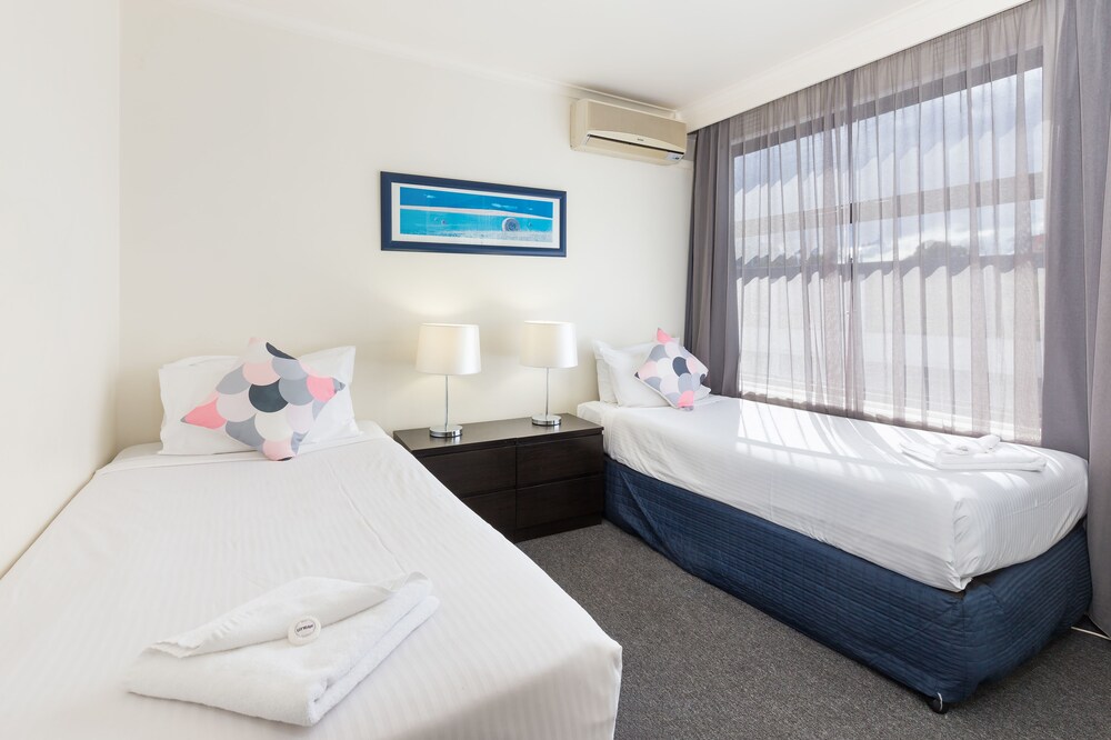 Two Bedroom Apartment - Gipps Street Building - Guestroom