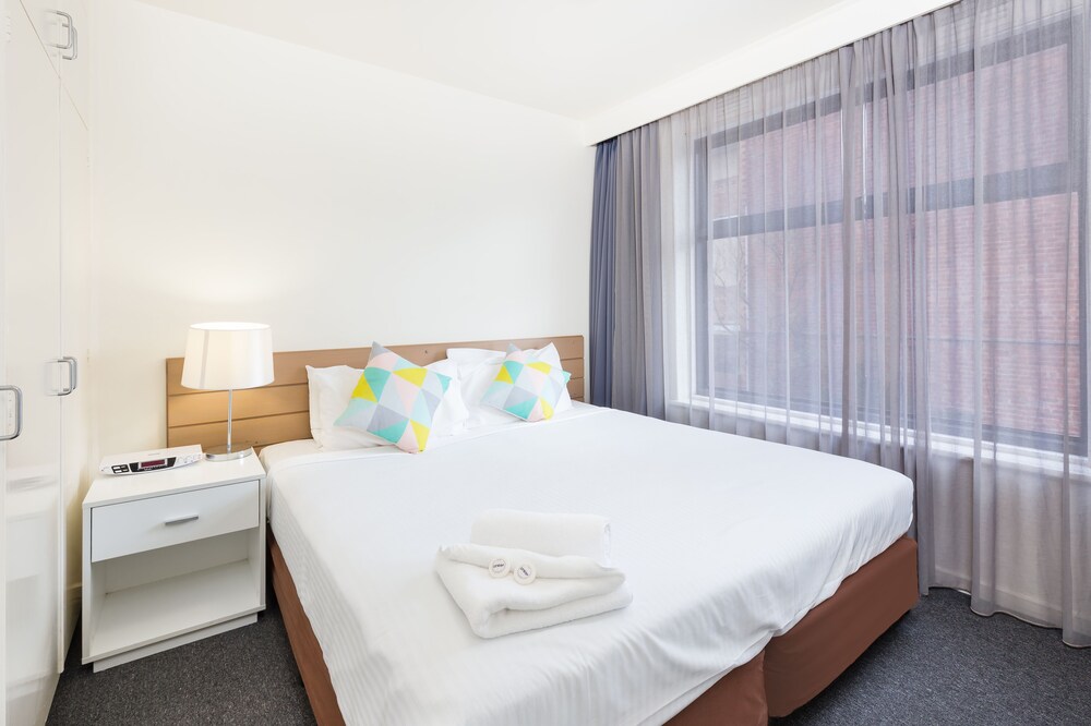 One Bedroom Apartment - Gipps Street Building - Guestroom