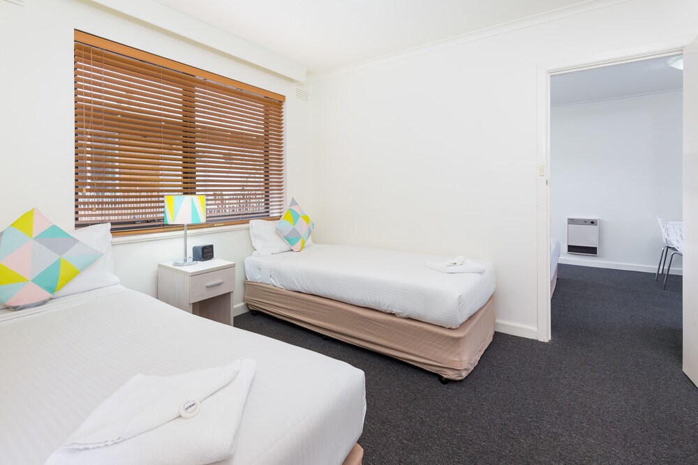 Family One Bedroom Apartment - Albert Street Building - Guestroom
