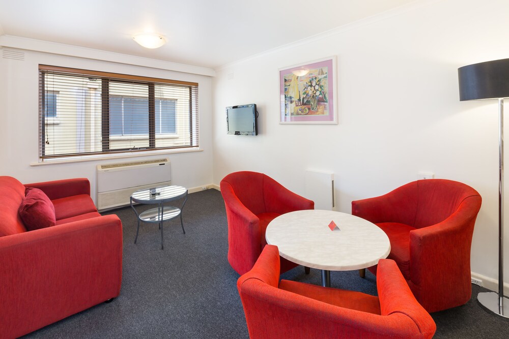 Executive One Bedroom Apartment - Albert Street Building - Living Room