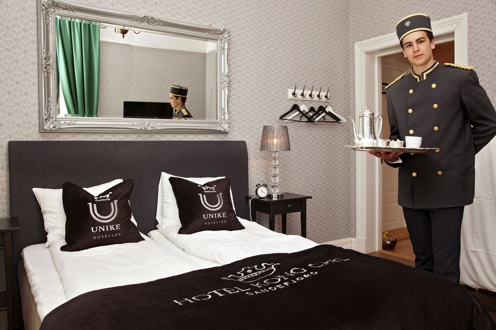 Room Service - Dining