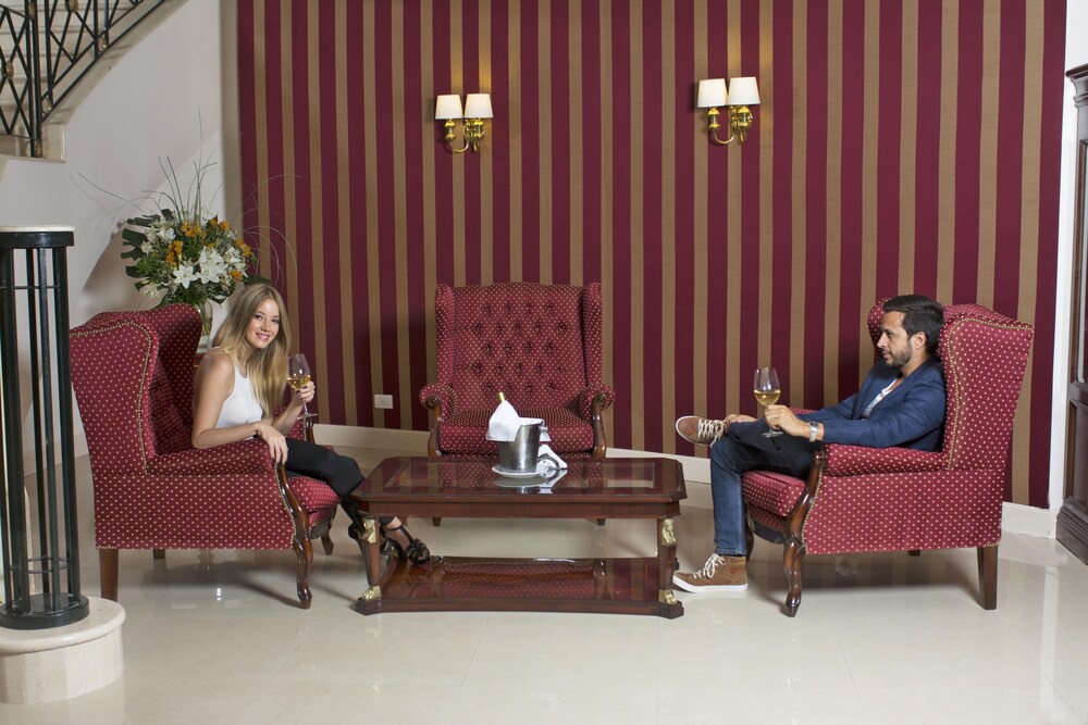 Hotel Lounge