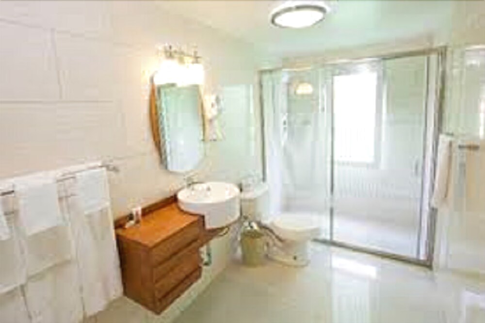 Suite, 1 Bedroom - Bathroom