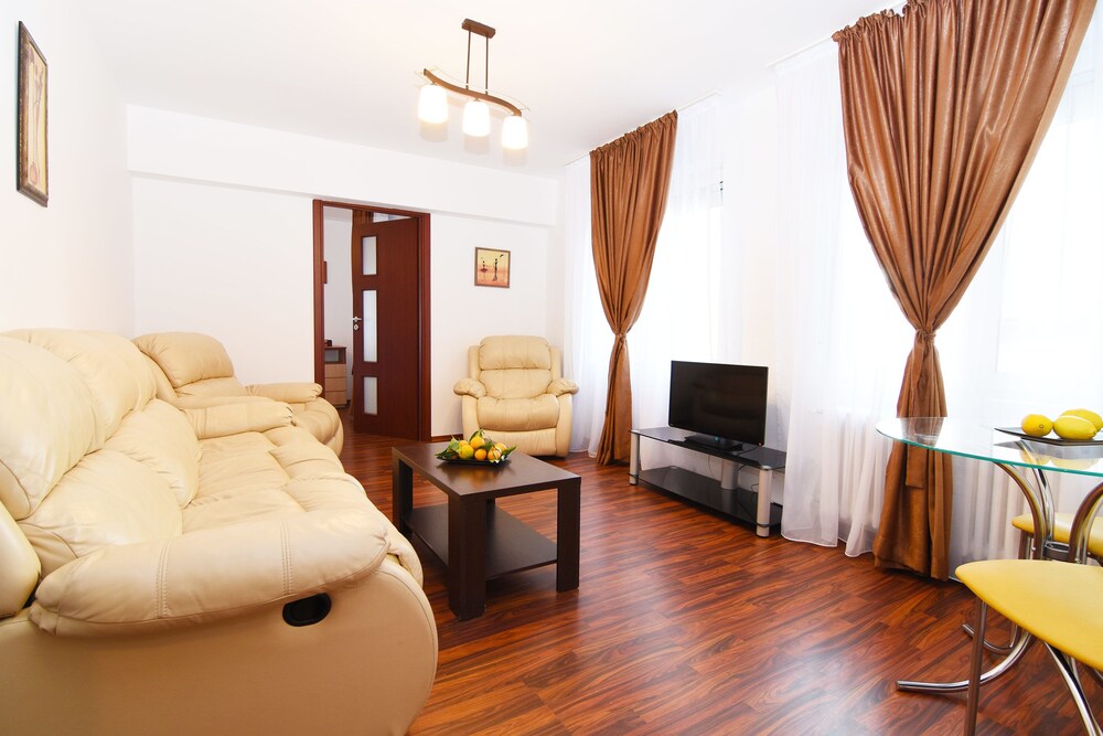 Superior Apartment, 1 Bedroom - Living Room