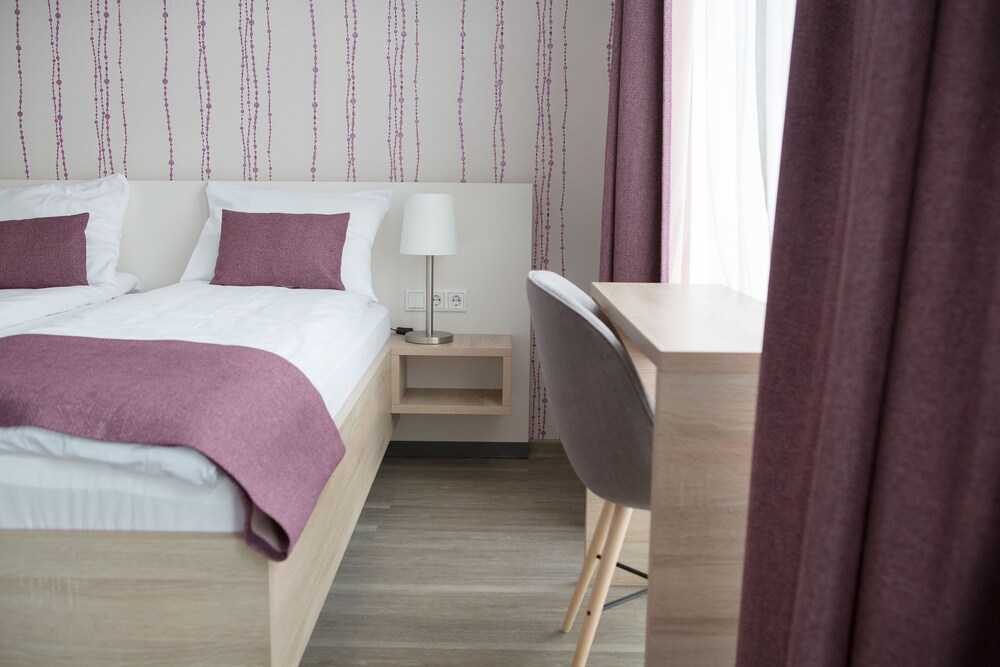 Standard Room, 1 Double Bed, Non Smoking - Guestroom