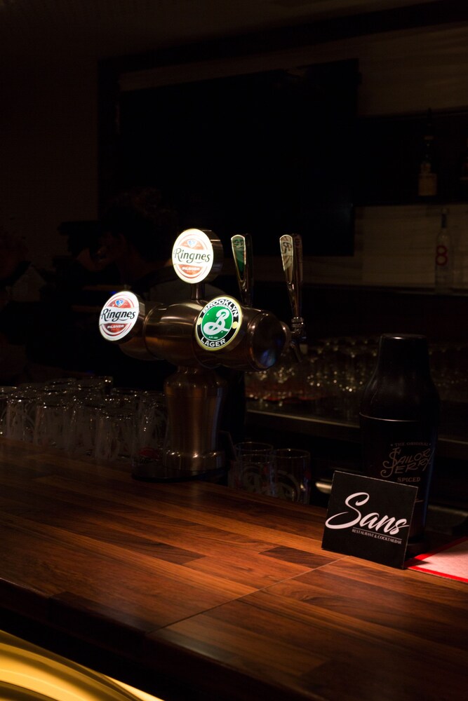 Hotel Bar