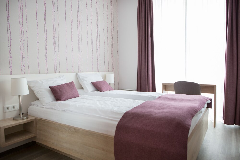 Standard Room, 1 Double Bed, Non Smoking - Guestroom
