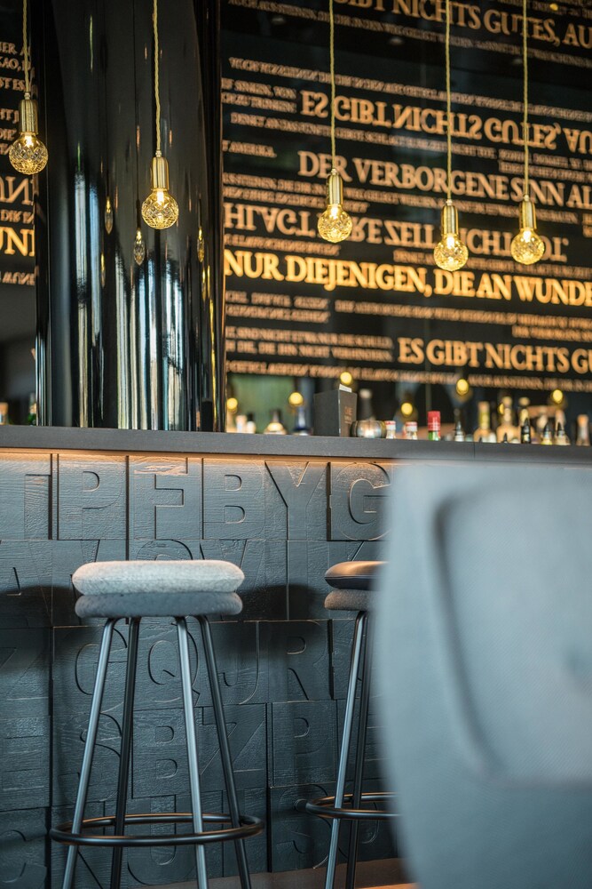 Hotel Bar