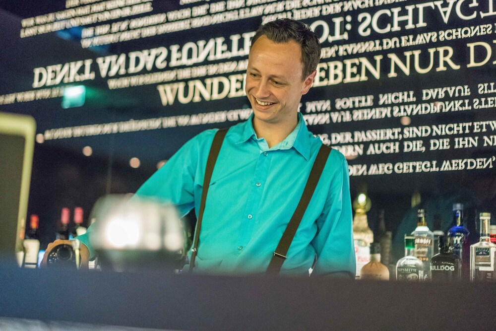 Hotel Bar