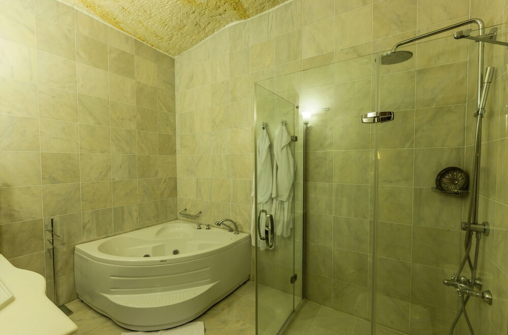 Jetted Tub