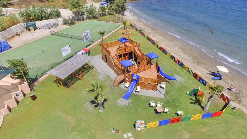 Childrens Play Area - Outdoor