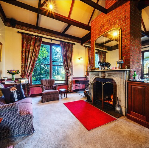Beautiful Old World Adelaide Hills Lodge