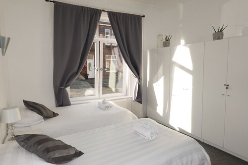 Klass Living - Elmbank Street Apartment, Bellshill