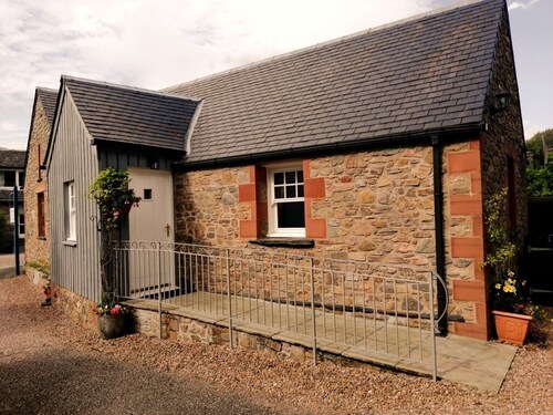 Romantic Highland Retreat. 5 Star guest Rated.