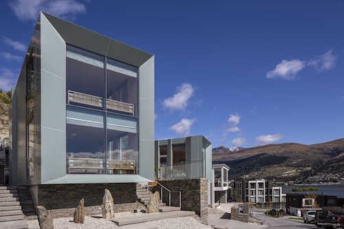 Lanah Residence
