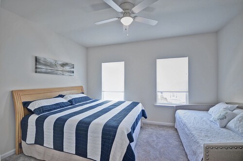 Beautiful 5 bedroom 3.5 Bath in Ocean View Beach Club