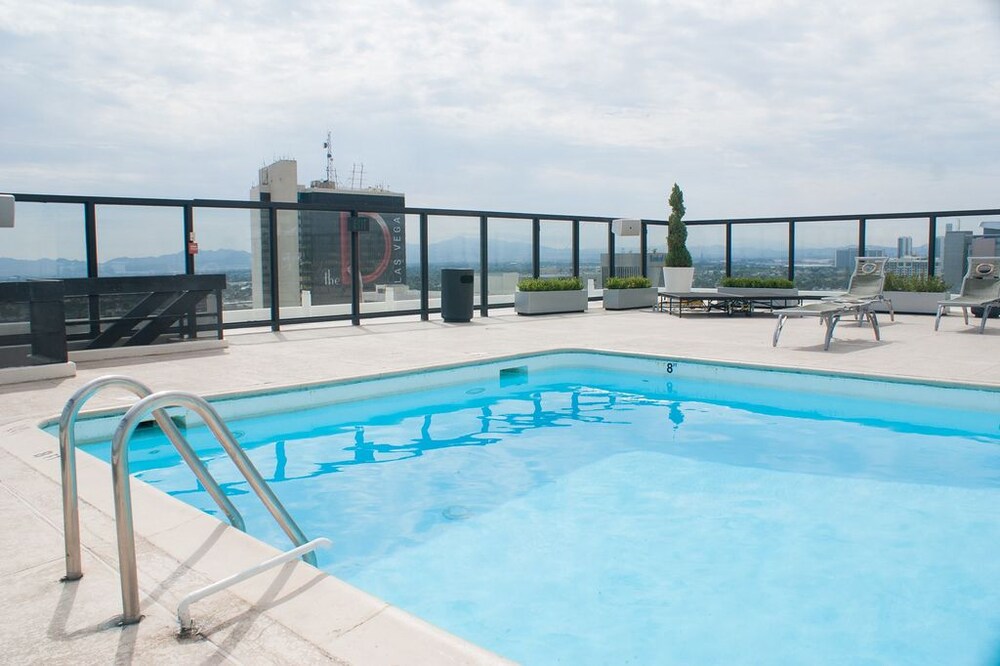 Sundeck