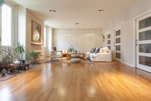 Exclusive - Luxury Sol I