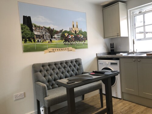 Beverley town centre self contained apartment with private parking.