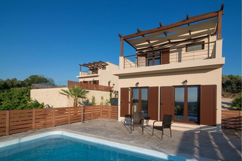 Liatiko Villa Stylish hideaway with pool