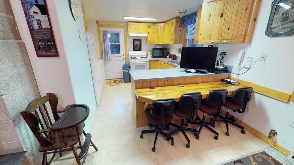 Room - In-Room Dining