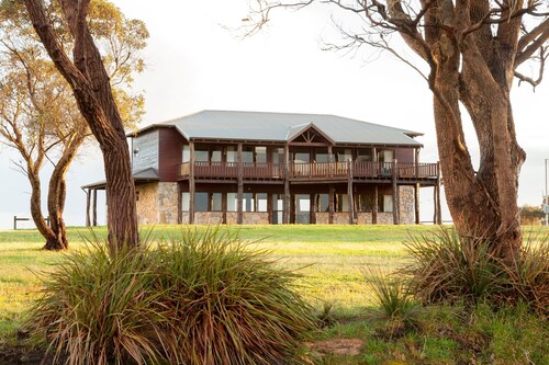 Ocean And Inland Views And Big Enough For Two Families