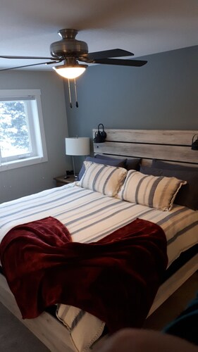 New Home on Golf Course Close to Ski Hill