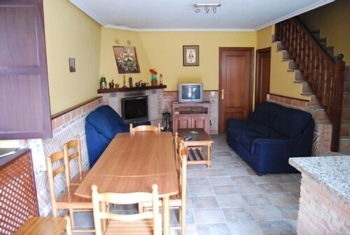 Casa rural (alquiler íntegro) El Colladín para 9-10 personas