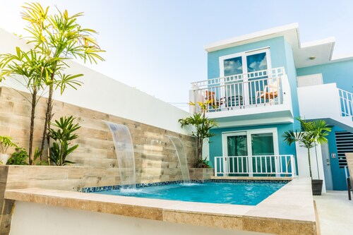 Ocean Park room, walk to the beach