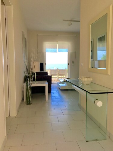 Exclusive villa by the sea