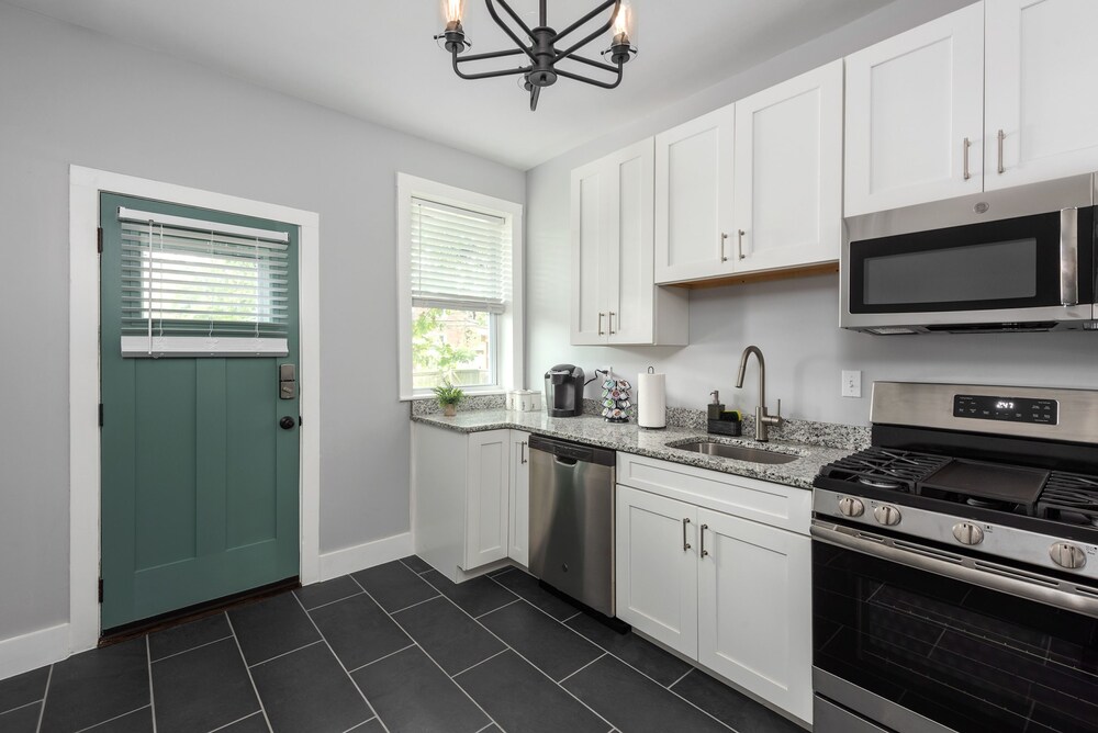 Deluxe Townhome, 2 Bedrooms, Non Smoking, Kitchen - Private Kitchen