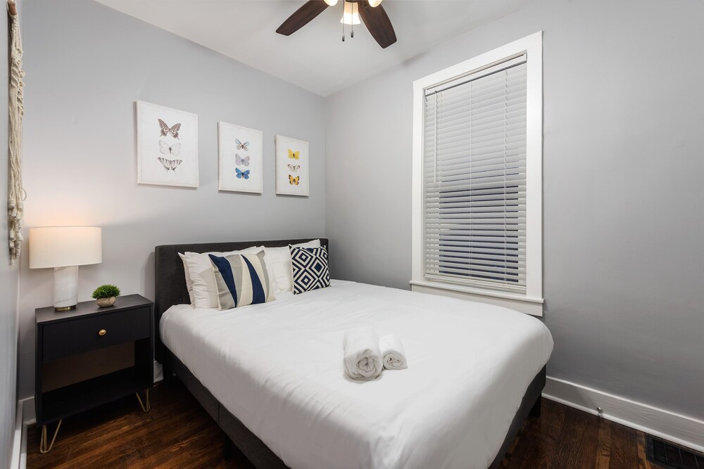 Deluxe Townhome, 2 Bedrooms, Non Smoking, Kitchen - Room