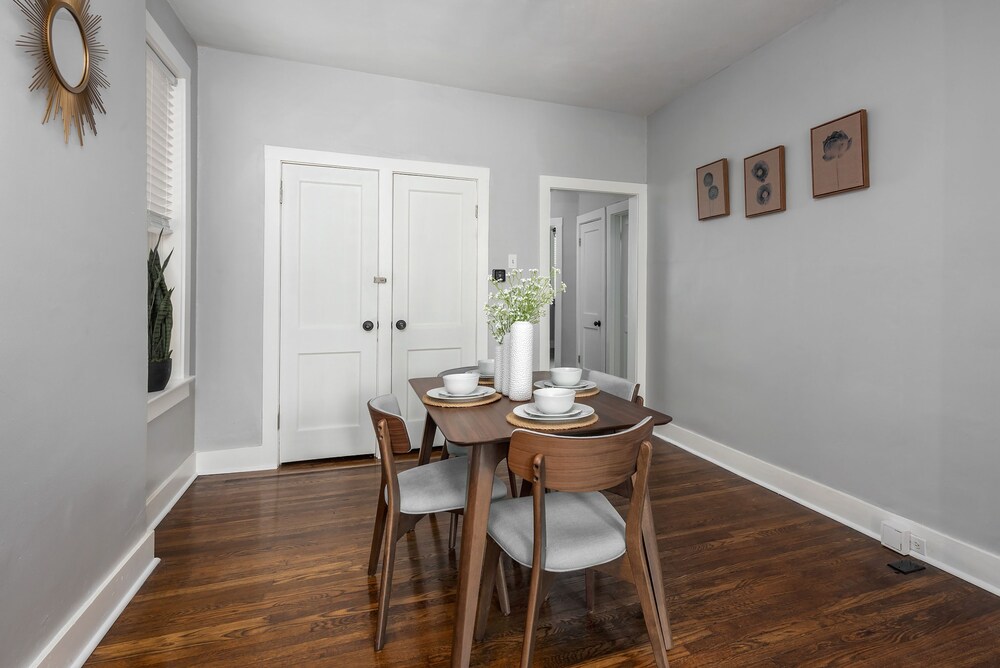 Deluxe Townhome, 2 Bedrooms, Non Smoking, Kitchen - In-Room Dining