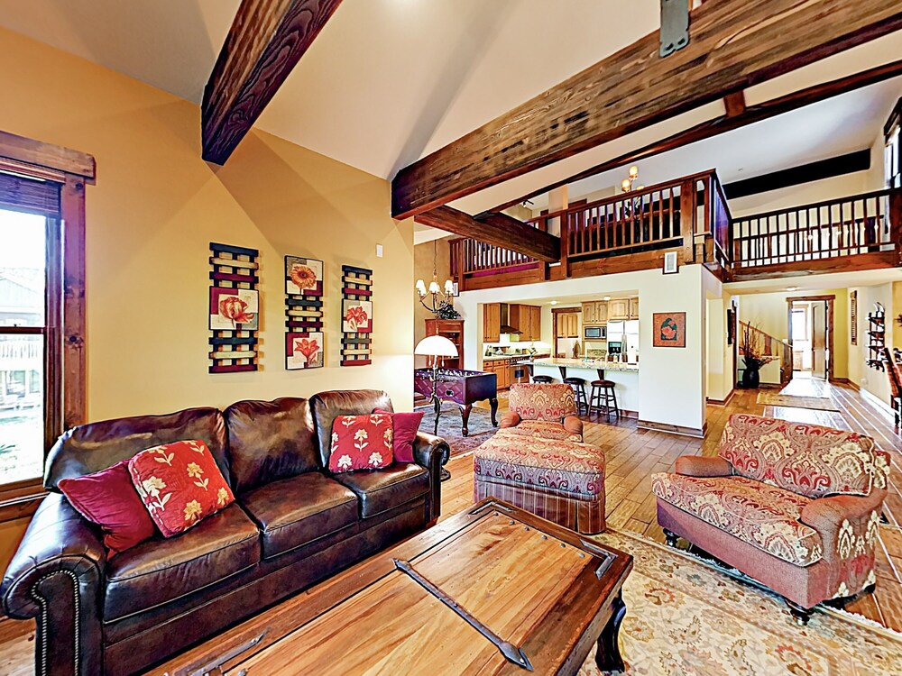 Condo, 2 Bedrooms - Living Room