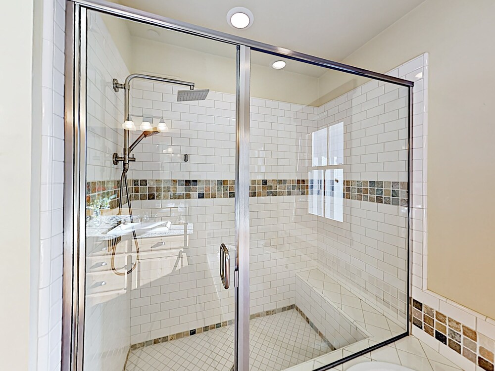 Condo, 2 Bedrooms - Bathroom