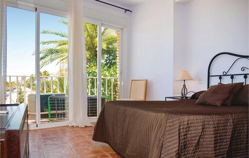 3 bedroom accommodation in Estepona