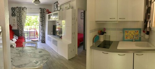 Sanary, T2/Promo/1chambre/parking/animaux/plage sable/mer/calme/Wifi