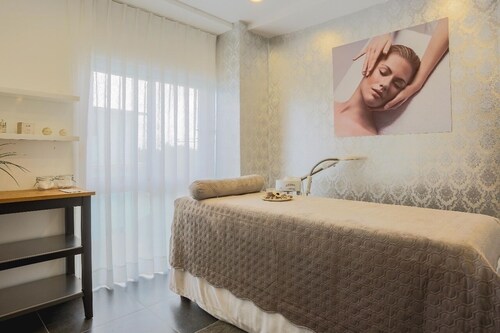 Luxury 3 Bdrm Oceanfront Beach Apt Sleep 6 Near PUJ Airport Electricity Included