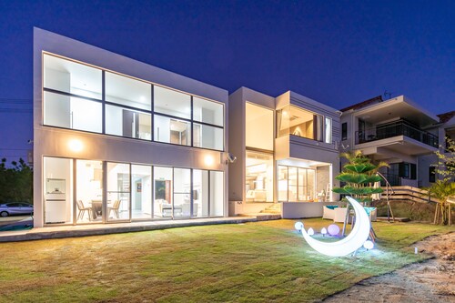 Luxury Hillside Villa with Sea Views