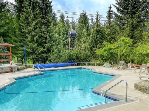 Blackcomb Springs Suites by CLIQUE