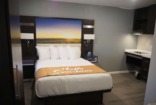 Days Inn by Wyndham Galt