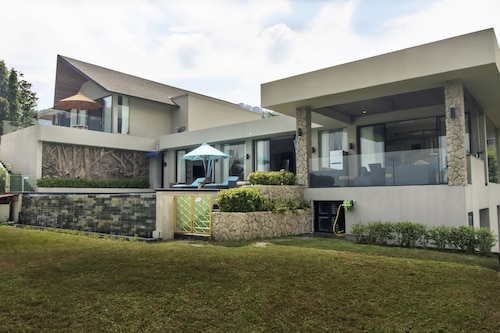 White Monkey Villa - Private Pool