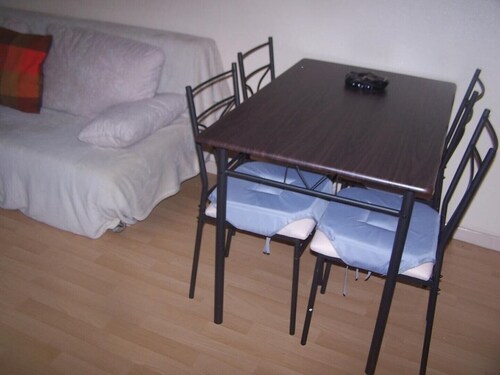 ---- Chez Claire ----
