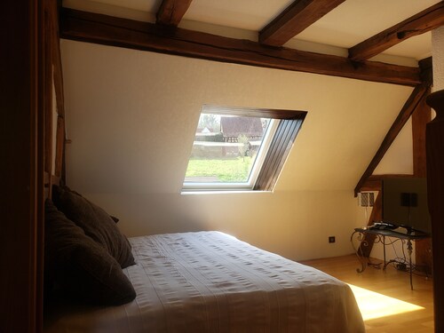 GITE ROMANTIQUE 4 PERS A L'ETAGE+COMBLES D'UNE MAISON ALSACIENNE RENOVEE