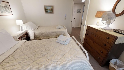 Views to Cape Cod Bay - Sesuit Neck - Sleeps 10