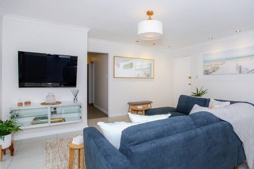 This villa is a 3 bedroom(s), 1 bathrooms, located in Scarborough, WA.