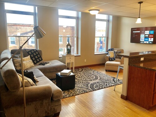 Newly Listed! Luxury modern apartment with great Main Street views!