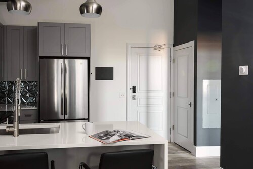 Mins to Downtown, Ballpark, Arch | Free Parking + W&D | Zencity at Bordeaux