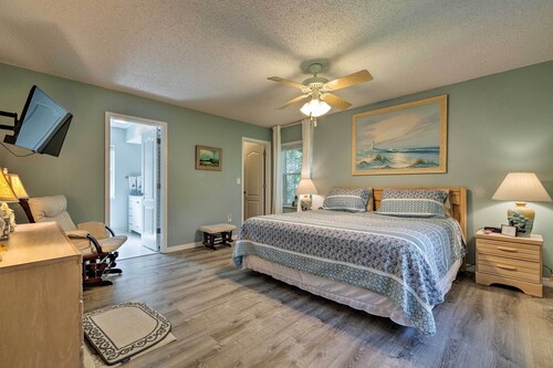 Crystal River Home w/ Dock, 1 Mile to Boat Launch