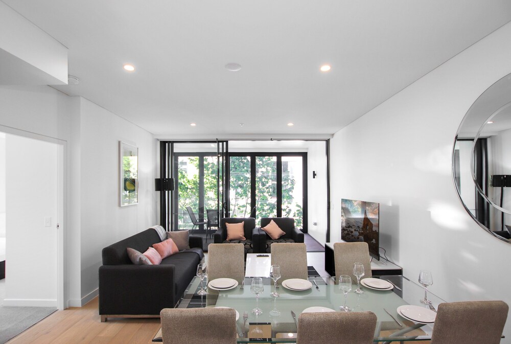 Three Bedroom Apartment - In-Room Dining
